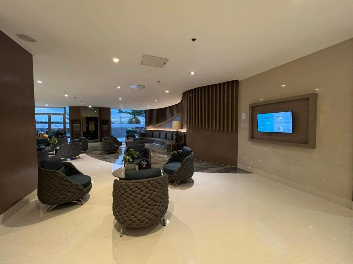 Yam Staycation Shore Residences Манила Екстериор снимка